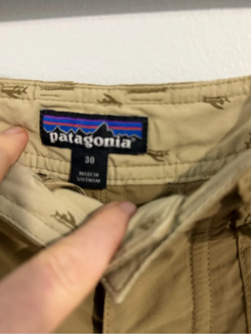 Patagonia Wavefarer Stand Up Shorts 20” Men’s Size 30 Tan Hiking Outdoor